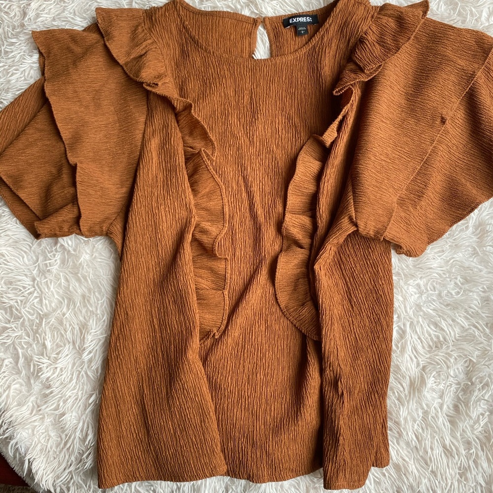 Ruffle top